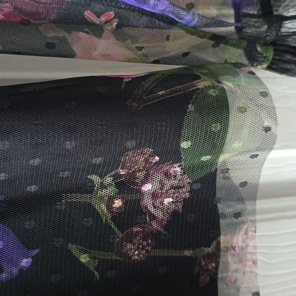 52SEVEN BRAND WOMEN'S BLUE LACEY FLORAL TOP SIZE SMALL - Picture 6 of 15